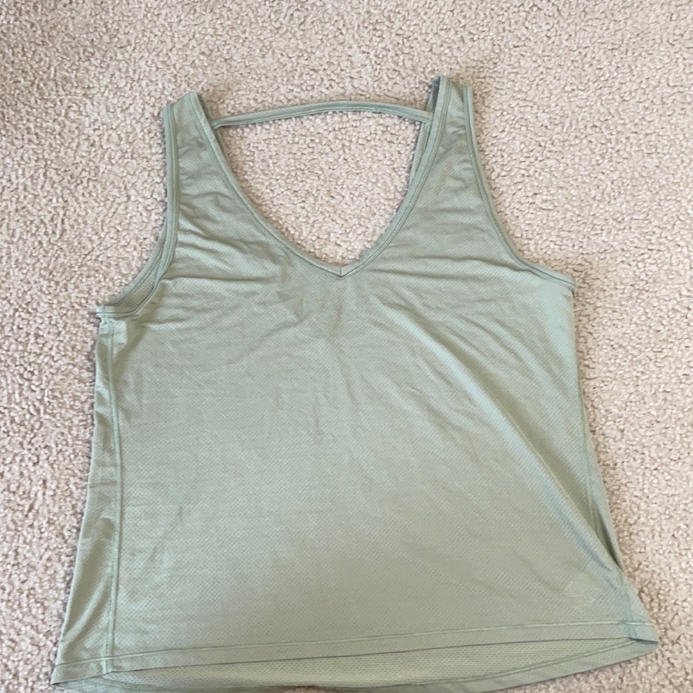 Victoria Sport Mesh Tank